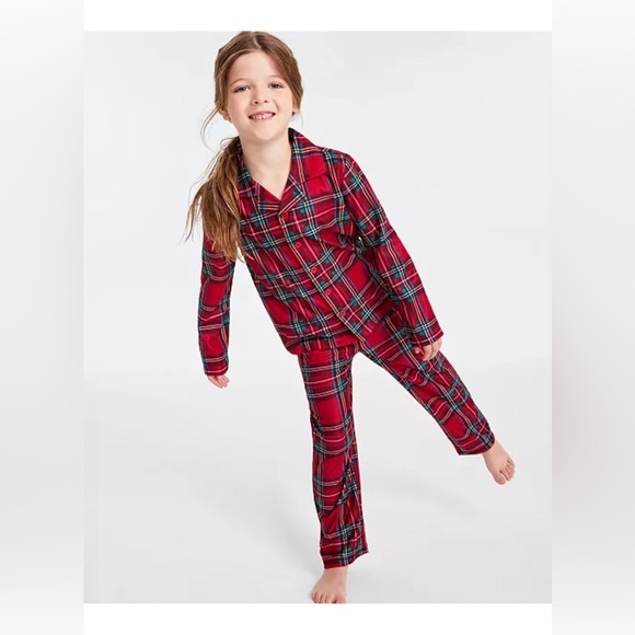 NWT Christmas Flannel Red Kids Pajamas size 4/5 - Picture 1 of 4